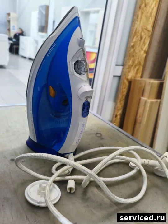 Утюг Philips GC 3810