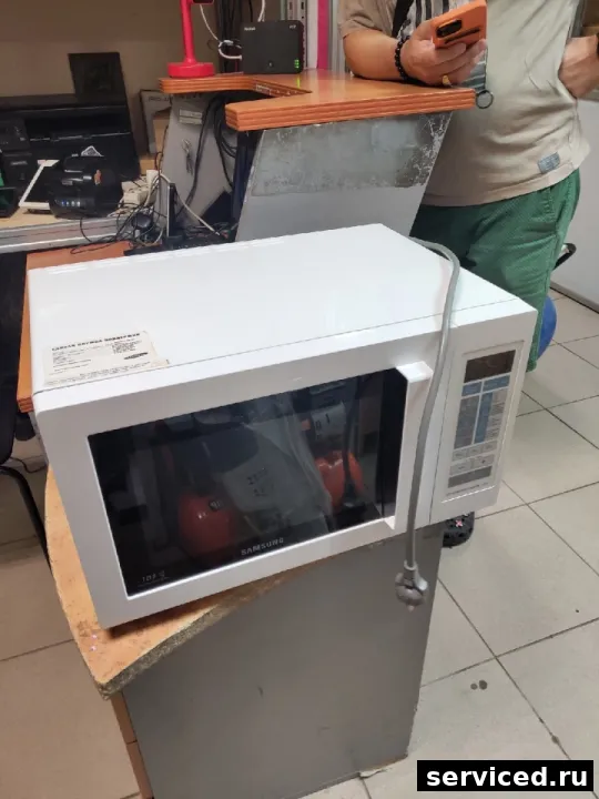 Микроволновая печь Samsung CE103VR